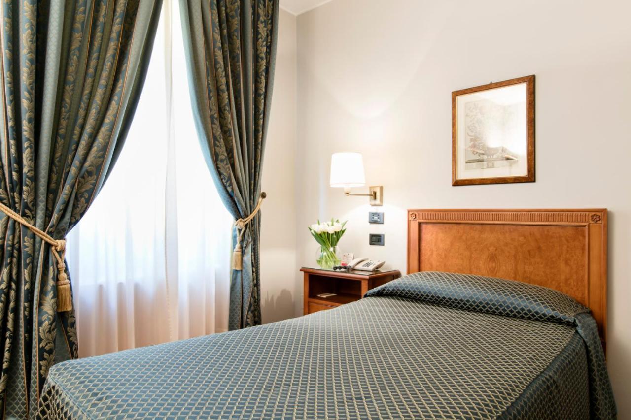 Hotel Delle Notarie 4*