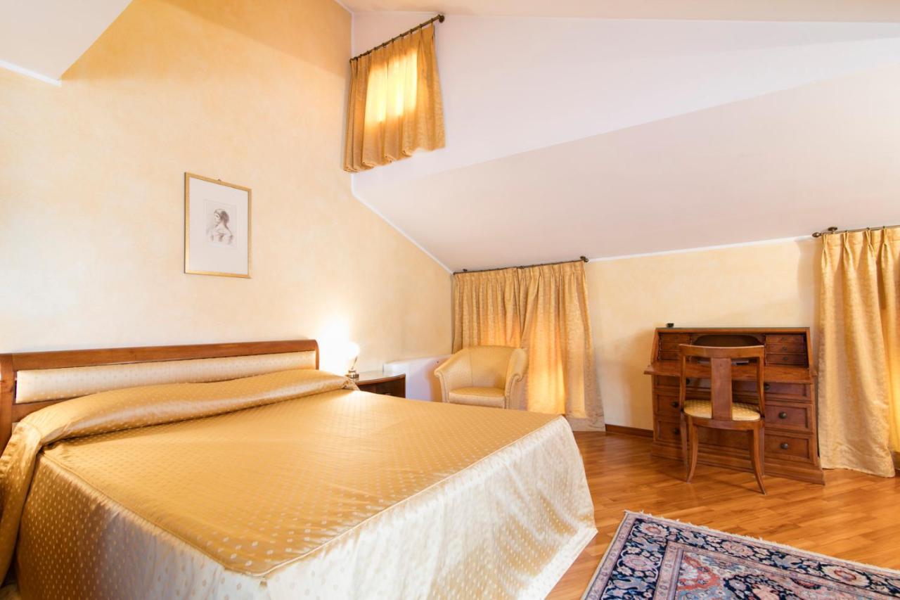 Delle Notarie 4*