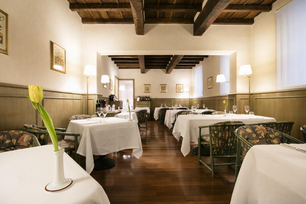 Hotel Delle Notarie 4*