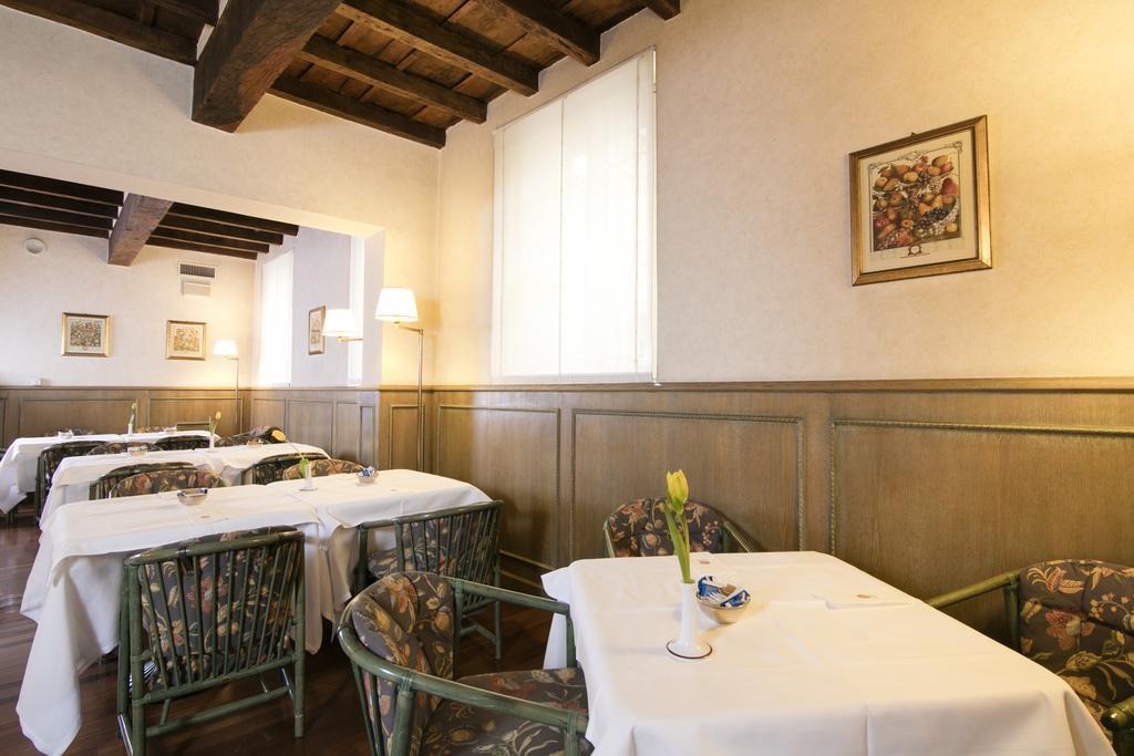 Hotel Delle Notarie 4*