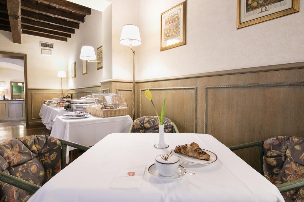 Hotel Delle Notarie 4*