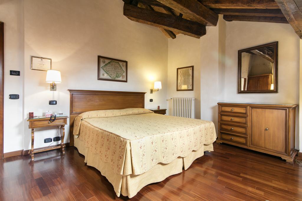 Hotel Delle Notarie 4*