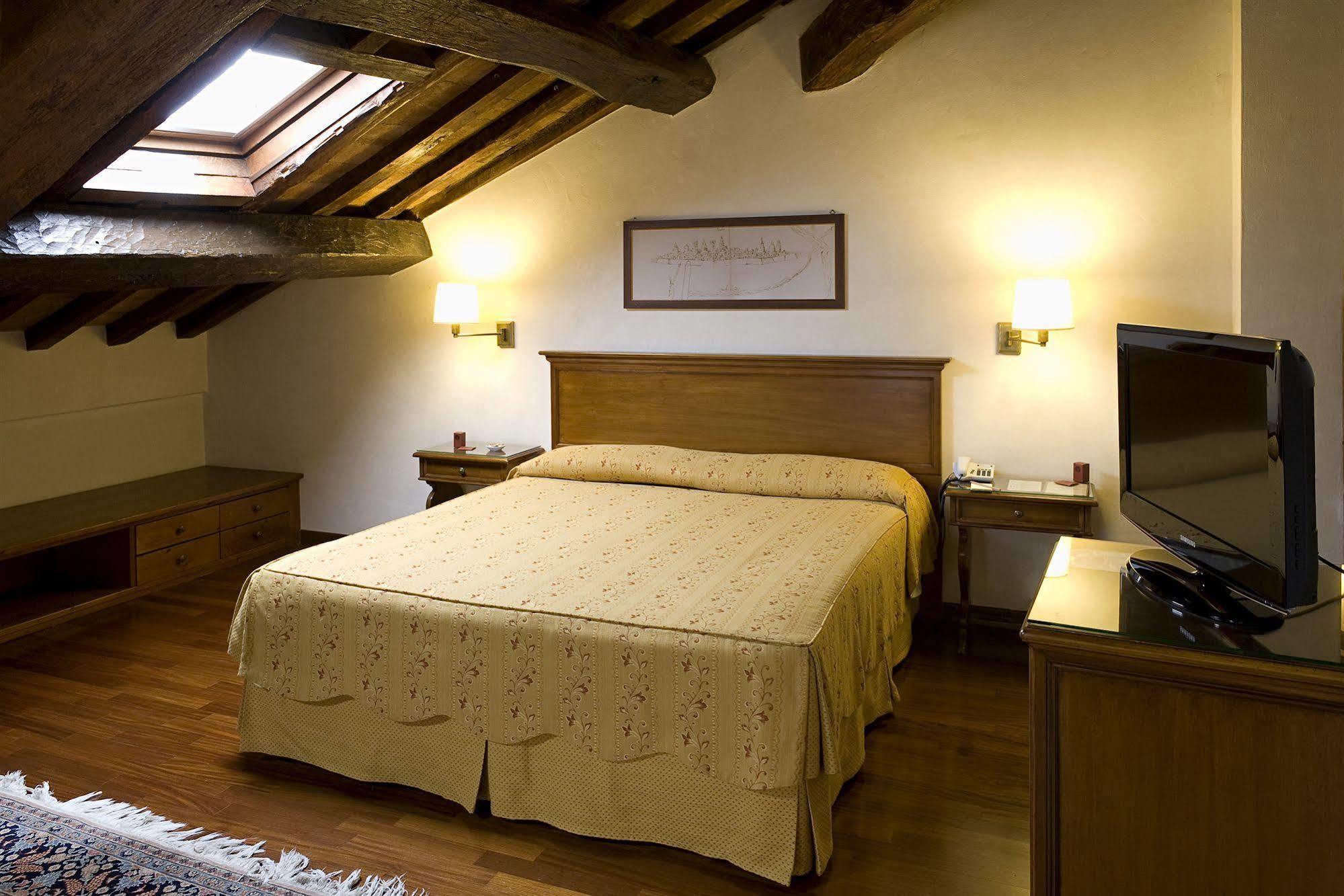 Delle Notarie 4*